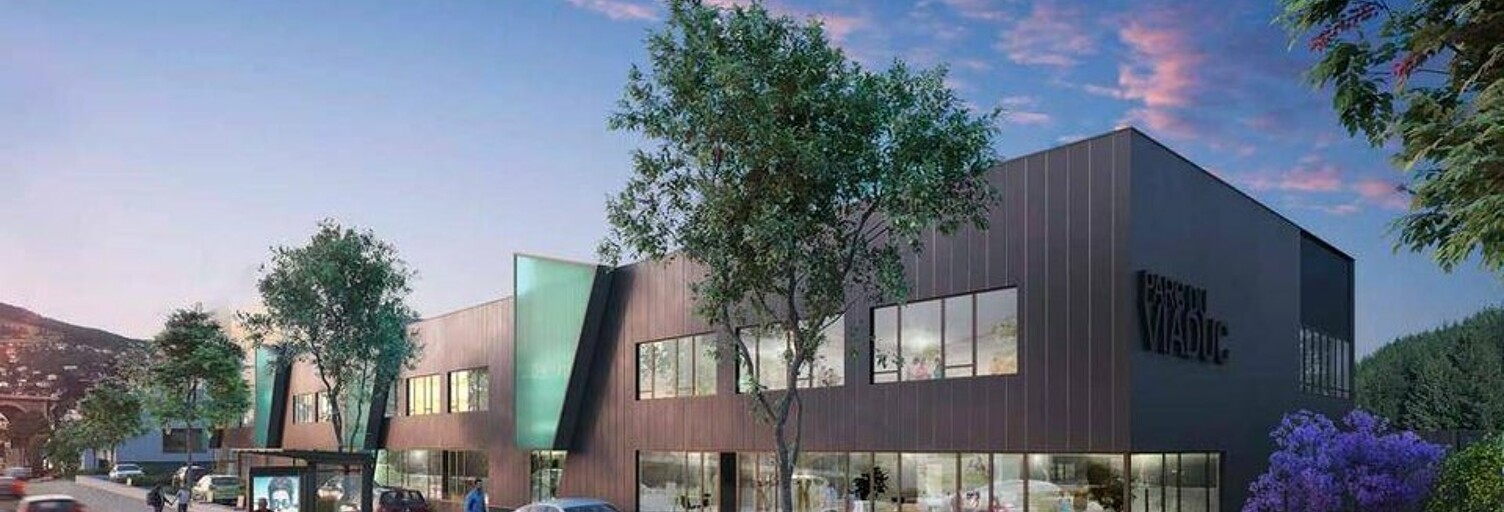 Commerce  3267 m² à louer à Tarare (69170)