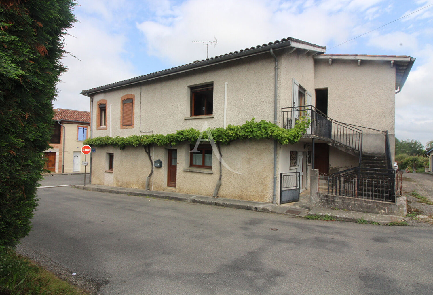 Lafrançaise maison coeur de village — photo 1