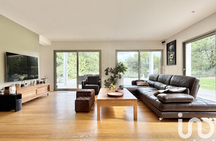 Vente Maison/villa 7 pièces — photo 2