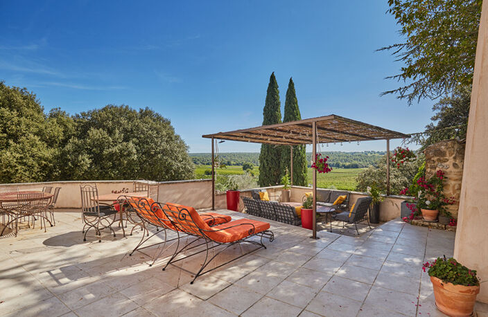 ROGNES - Propriété de 570 m²  sur 1 hectare en campagne — photo 4