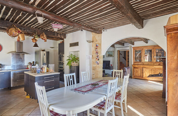 ROGNES - Propriété de 570 m²  sur 1 hectare en campagne — photo 5