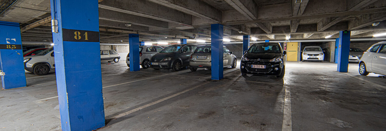 Garage   m² à louer à Rouen (76000)