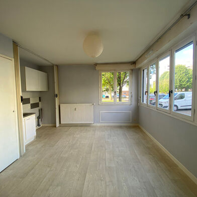 Appartement 1 pièces 450 €