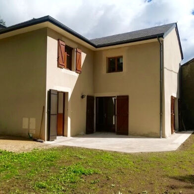 Maison 4 pièces 890 €