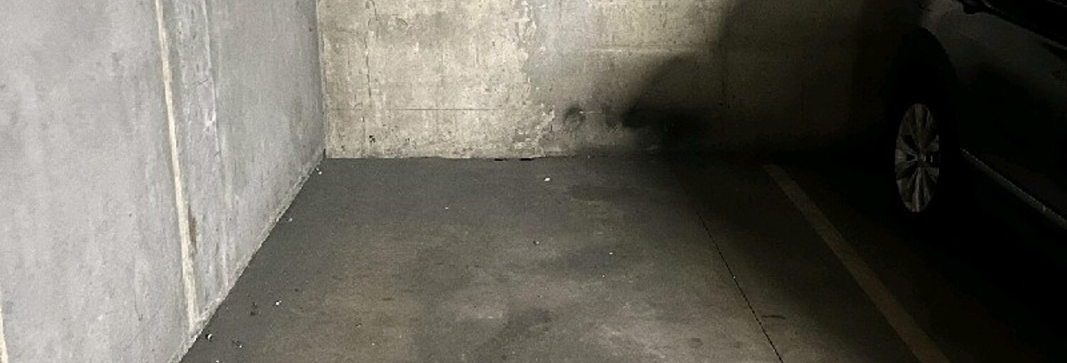 Garage   m² à louer à Bondy (93140)