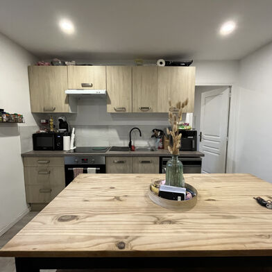 Appartement 4 pièces 890 €