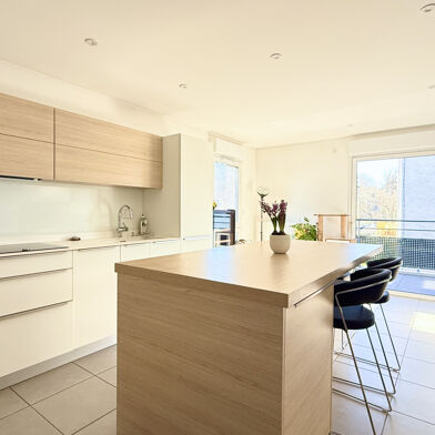 Appartement 3 pièces 1300 €