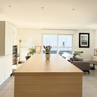 Appartement 3 pièces 1300 €