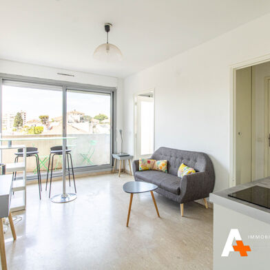 Appartement 2 pièces 700 €