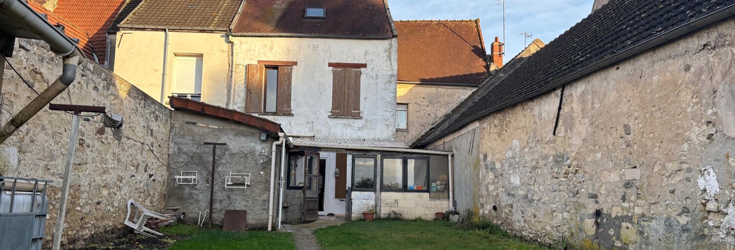 Maison 5 Pièces 130 m² à vendre à Neuilly-Saint-Front (02470)