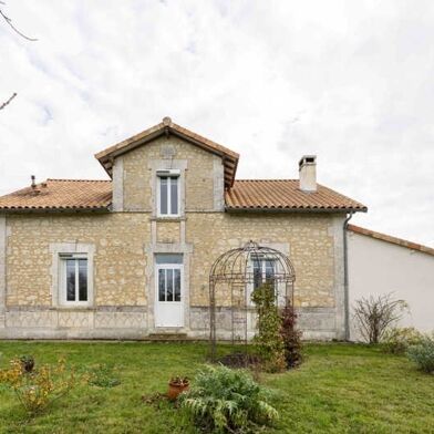 Maison 5 pièces 250275 €