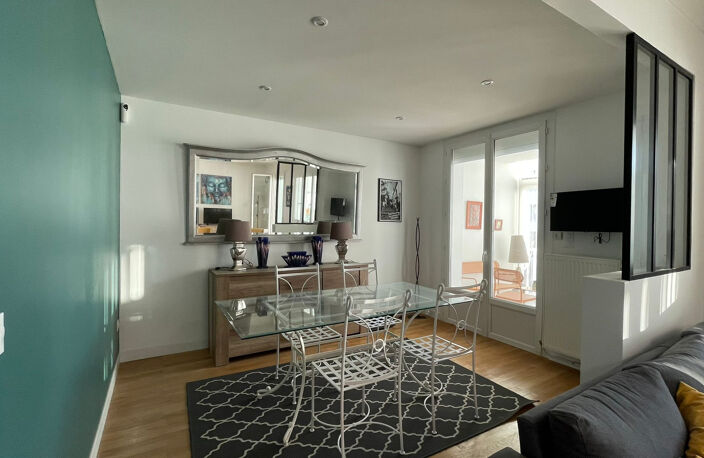 TRIPLEX STANDING — photo 3