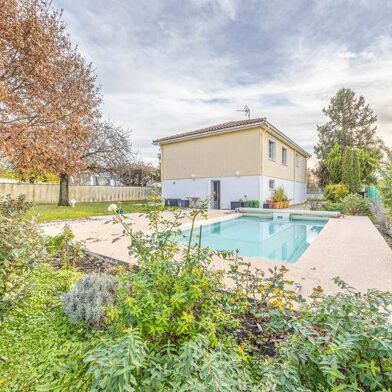 Maison 6 pièces 324600 €