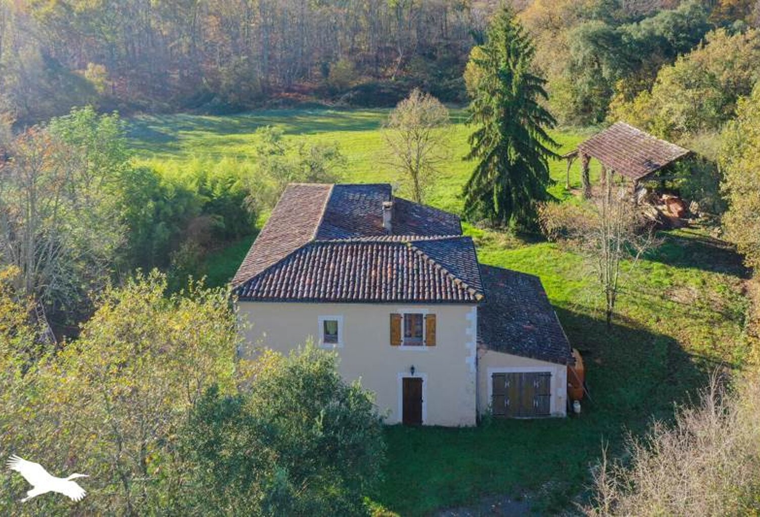 Maison en pierre de 6 pièces principales — photo 1