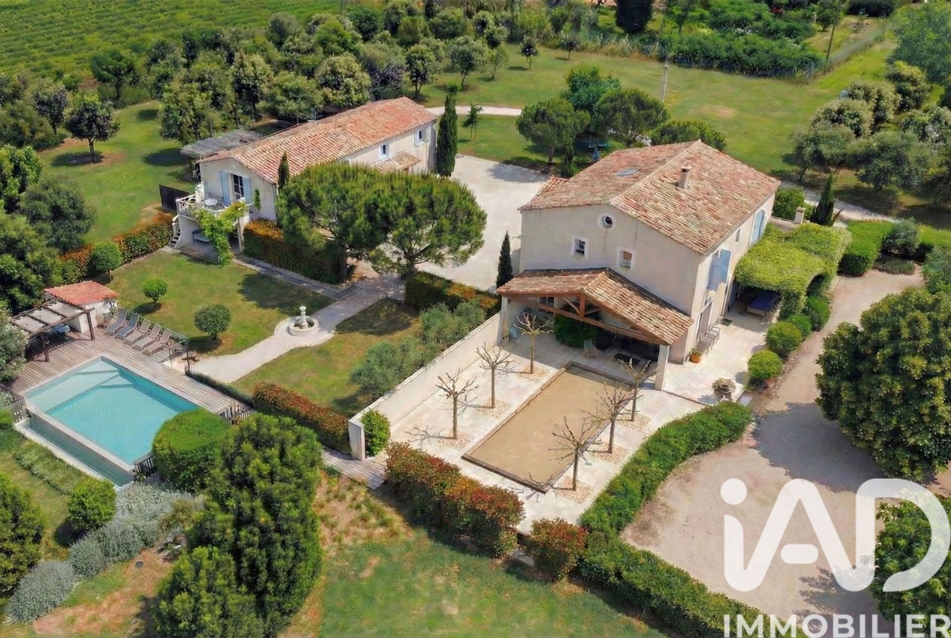 Beaucaire - 348m² - 12p. - 9ch.