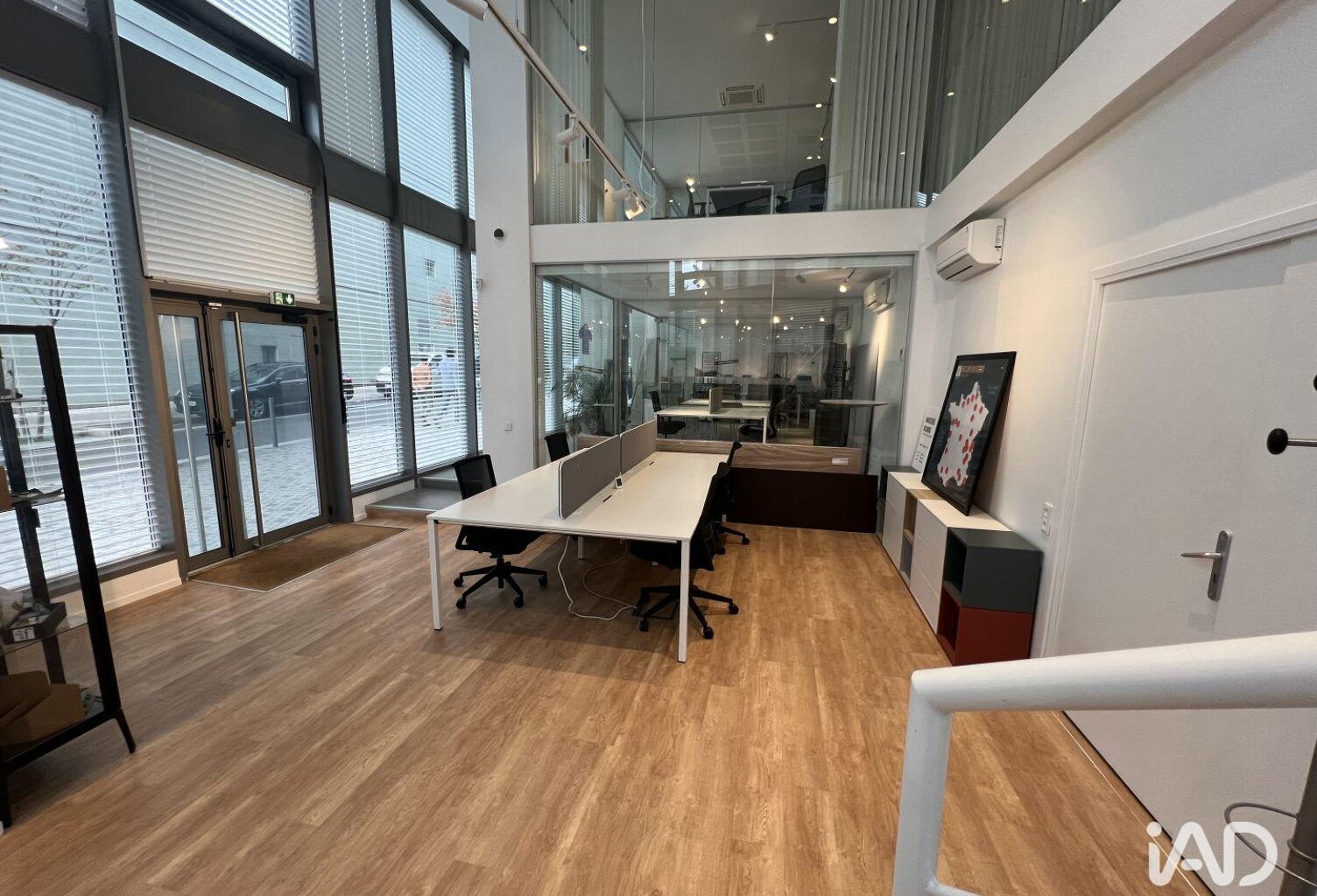 Vente Bureaux 370 m&sup2; — photo 1