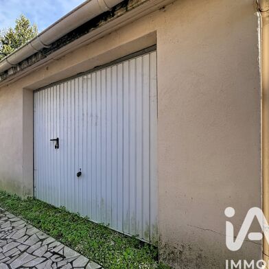 Garage  24000 €