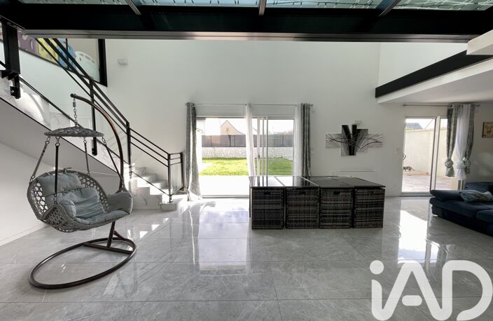Vente Maison/villa 9 pièces — photo 2