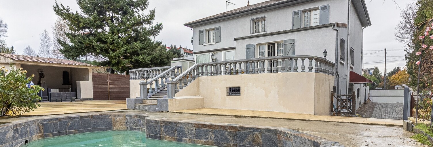 Maison 10 Pièces 307 m² à vendre à Bron (69500)