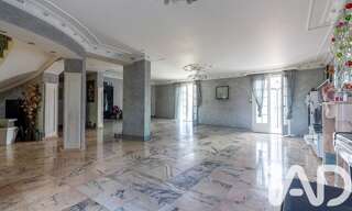 Divers 10 Pièces 400 m² à vendre à Bron (69500)