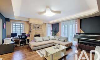 Maison 8 Pièces 217 m² à vendre à Tauriac (33710)