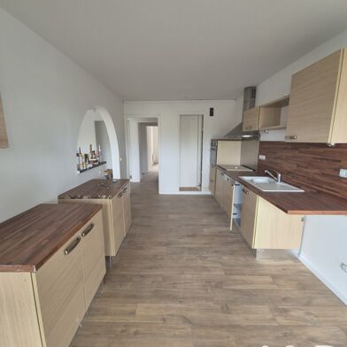 Appartement 5 pièces 1300 €