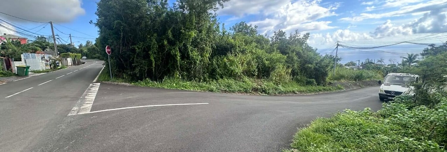 Terrain  328 m² à vendre à Saint-Pierre (97410)