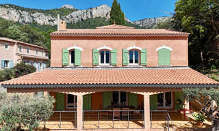 Maison 6 Pièces 200 m² à vendre à Le Revest-les-Eaux (83200)