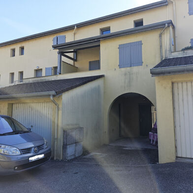 Appartement 3 pièces 642 €