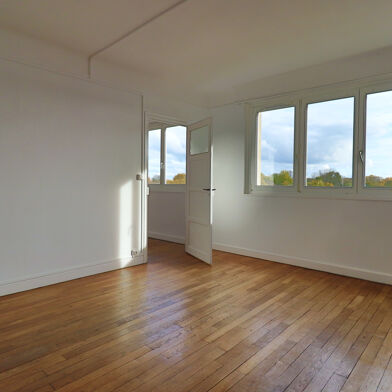 Appartement 4 pièces 765 €