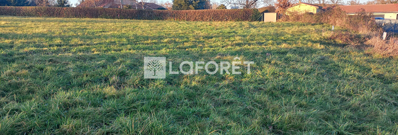 Terrain  690 m² à vendre à Bussy-Albieux (42260)