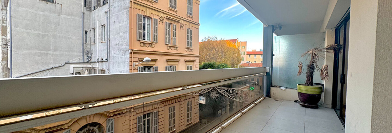 Appartement 3 Pièces 90 m² à louer à Nice (06000)