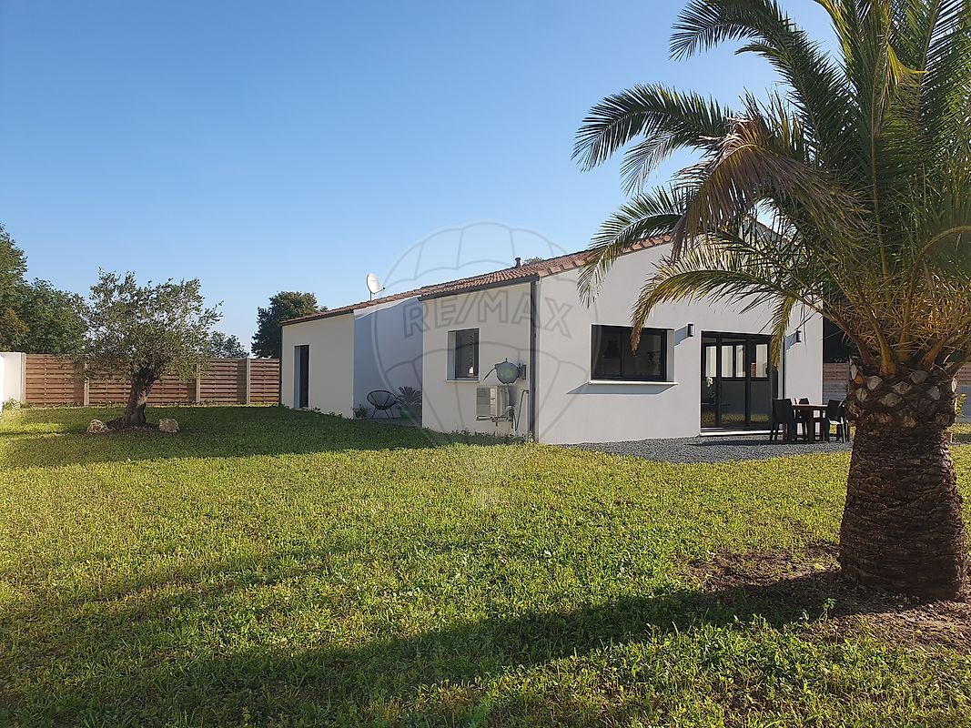 Villa / Maison  T4 à vendre Mathes (Les) 17570