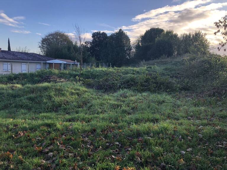TERRAIN CONSTRUCTIBLE NON VIABILISE 655 m2 2ème LIGNE — photo 1