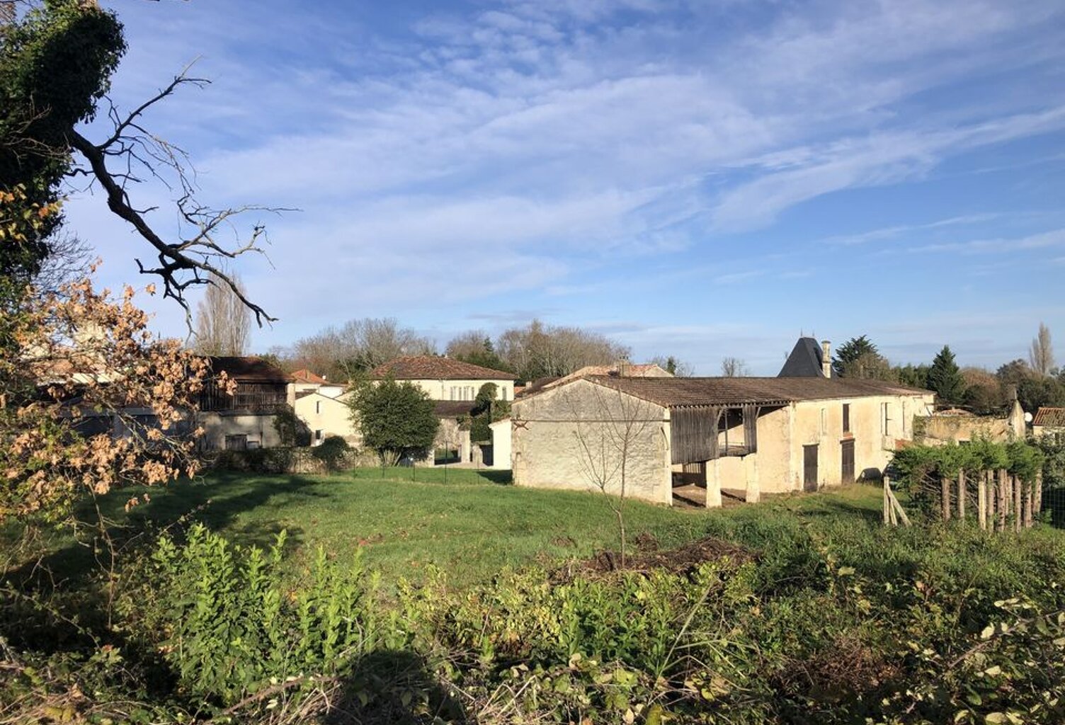 GRAND TERRAIN CONSTRUCTIBLE 1341 m2 NON VIABILISE 2ème LIGNE — photo 1
