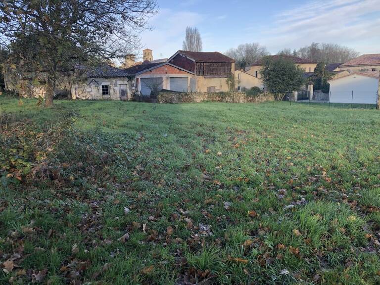 TERRAIN CONSTRUCTIBLE NON VIABILISE 686 m2 2ème LIGNE — photo 1