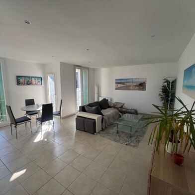 Appartement 3 pièces 990 €