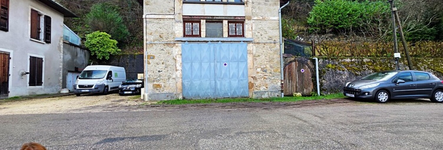 Immeuble  150 m² à vendre à Saint-Laurent-du-Pont (38380)