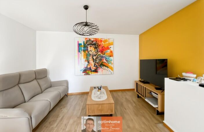 DOLE – Appartement duplex 85 m² – beaux volumes, parking et grande cave — photo 2