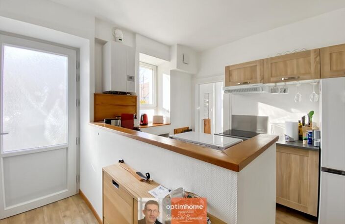 DOLE – Appartement duplex 85 m² – beaux volumes, parking et grande cave — photo 3