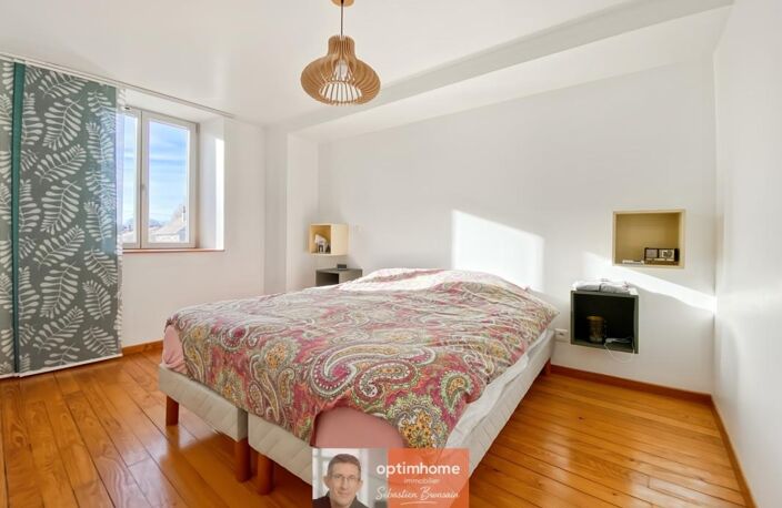DOLE – Appartement duplex 85 m² – beaux volumes, parking et grande cave — photo 4