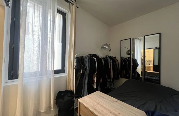 Nîmes centre, quartier de la gare / Ste Perpétue, immeuble de 3 appartements loués et vendus meublés — photo 3