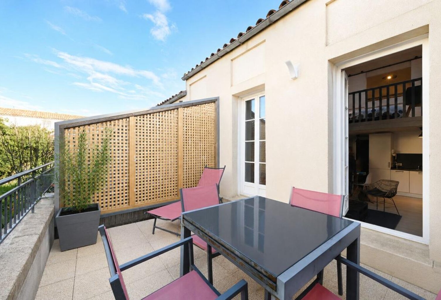 A proximité du port de Saint Martin de Ré appartement avec terrasse — photo 1