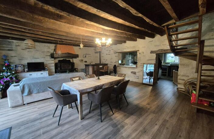 St Gorgon - Maison en pierres - 190 m² – Entièrement rénovée – Deux logements — photo 2