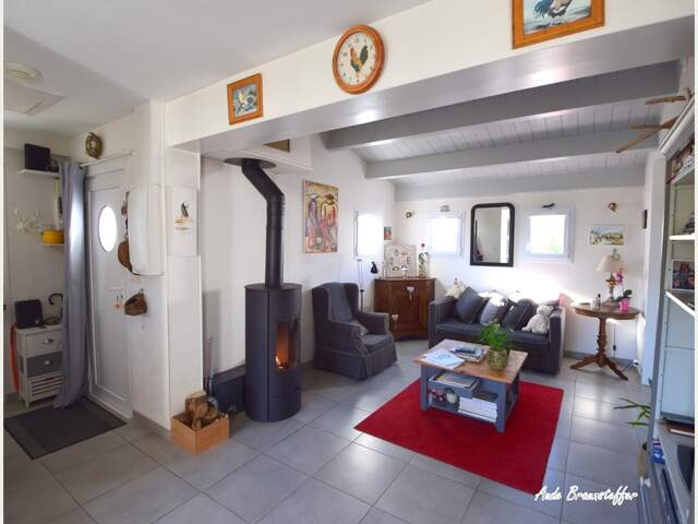 Maison à vendre 5 pièces LE BOIS PLAGE EN RE (17) de plain pied en parfait état à 2' de la plage et du centre ville — photo du bien