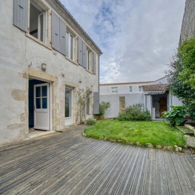 Appartement 7 pièces 399500 €