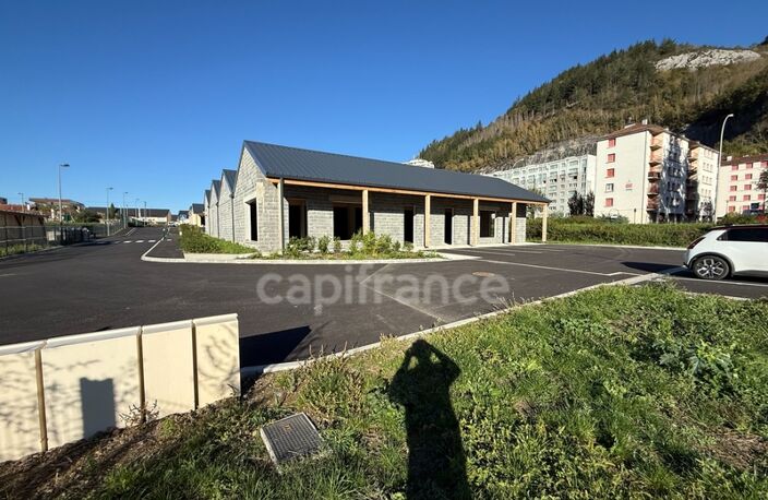 Locaux commerciaux avec emplacement stratégique, forte visibilité — photo 2