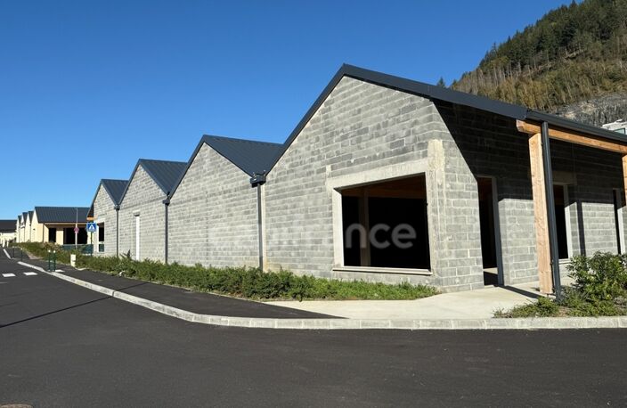 Locaux commerciaux avec emplacement stratégique, forte visibilité — photo 4