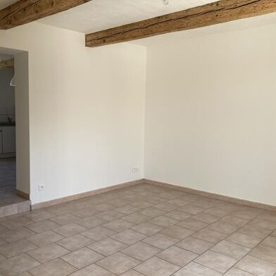 Appartement 3 pièces 830 €