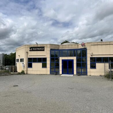 Local industriel  130000 €